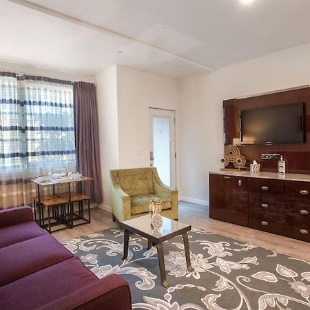 1-Bedroom With Cali King Size Bed In San Diego Exterior photo